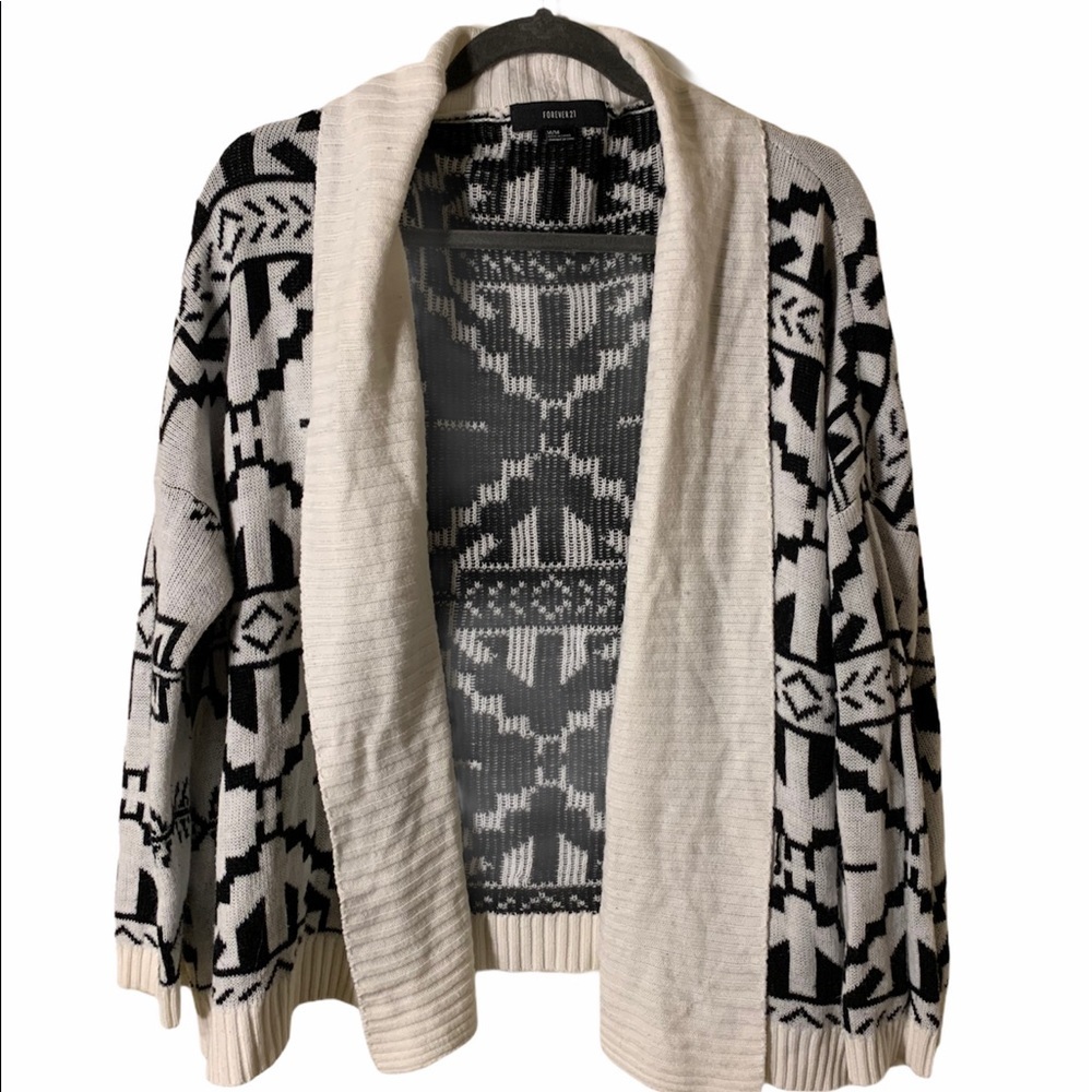 Aztec print cardigan ⭐️ - Picture 1 of 6